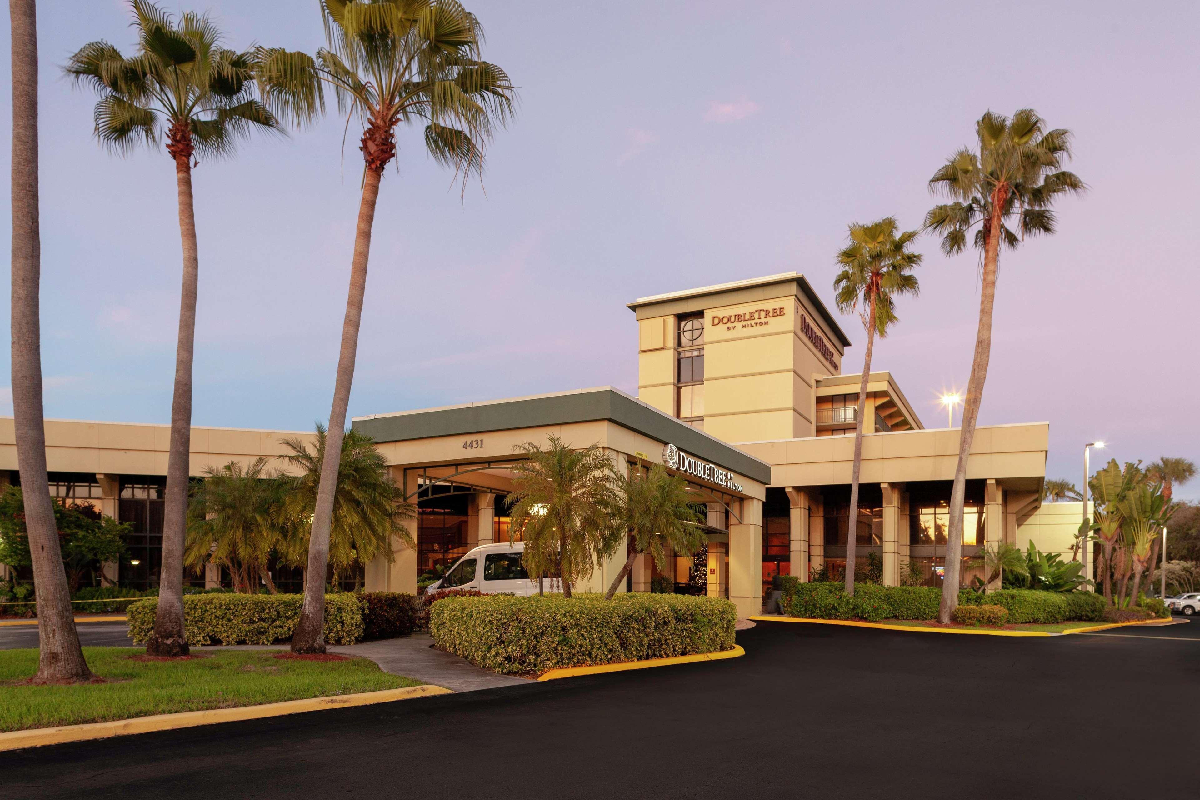 DoubleTree by Hilton Palm Beach Gardens Exterior foto