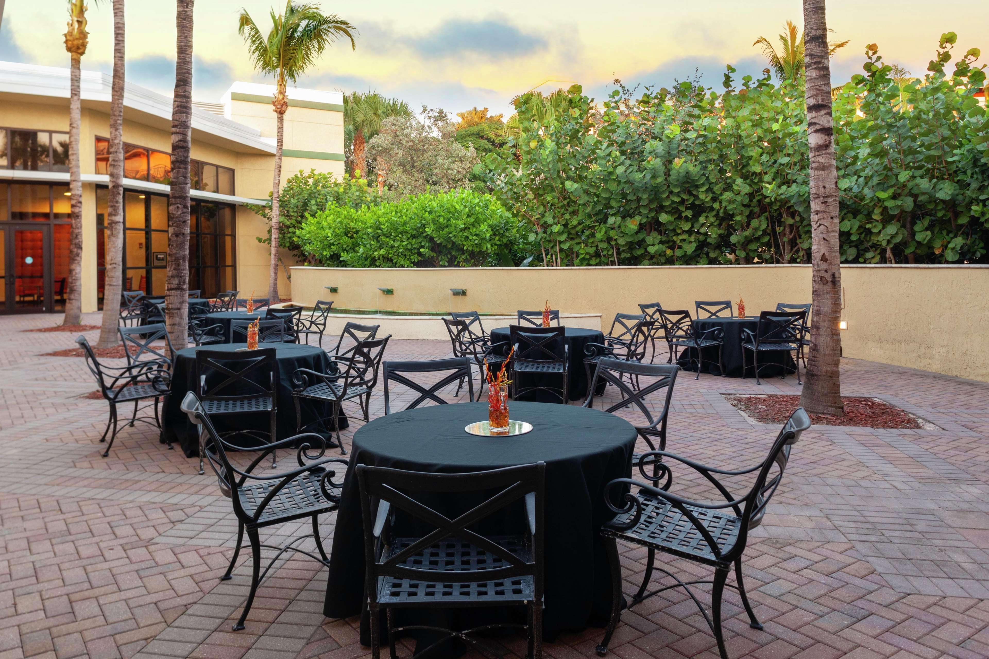 DoubleTree by Hilton Palm Beach Gardens Exterior foto