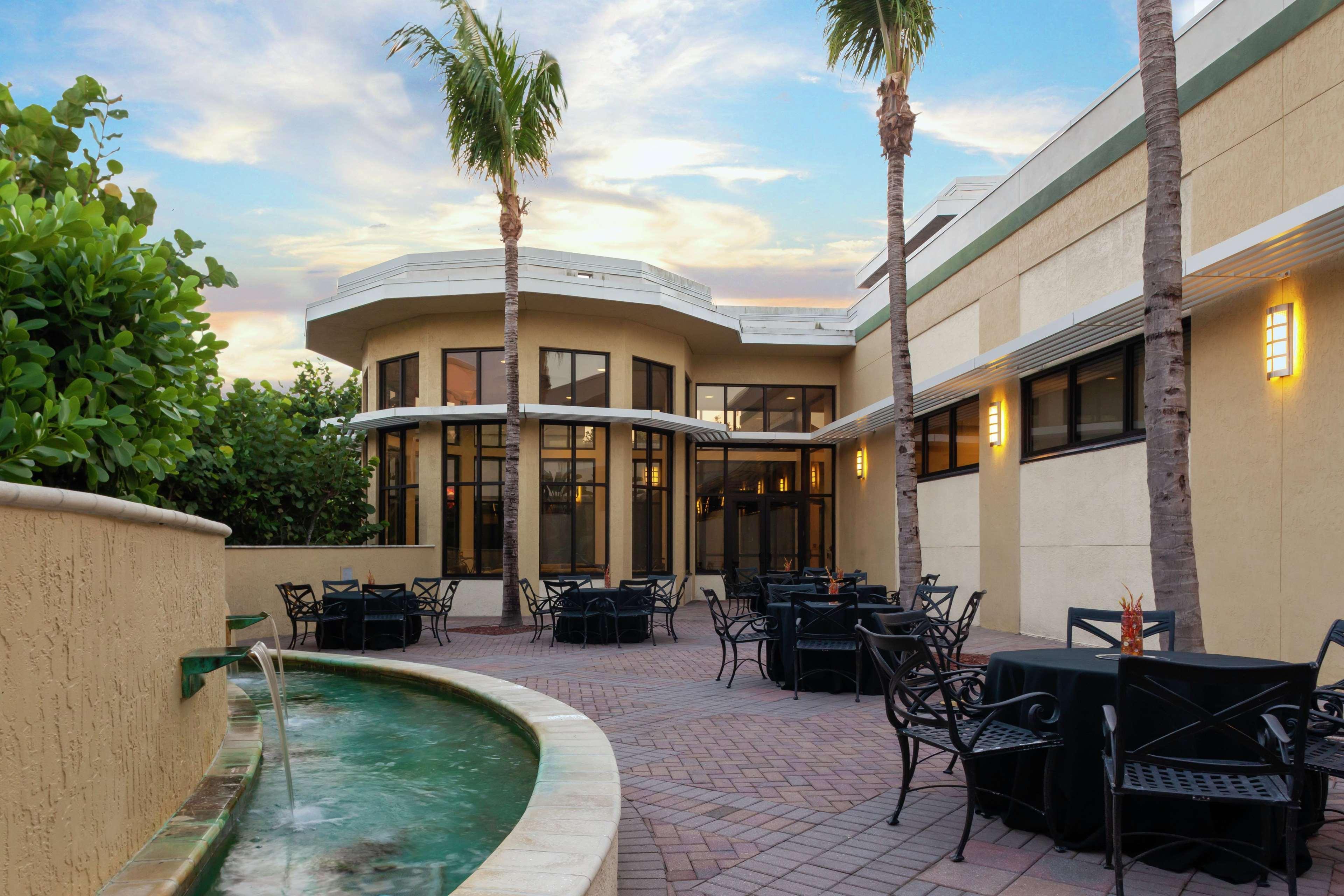 DoubleTree by Hilton Palm Beach Gardens Exterior foto
