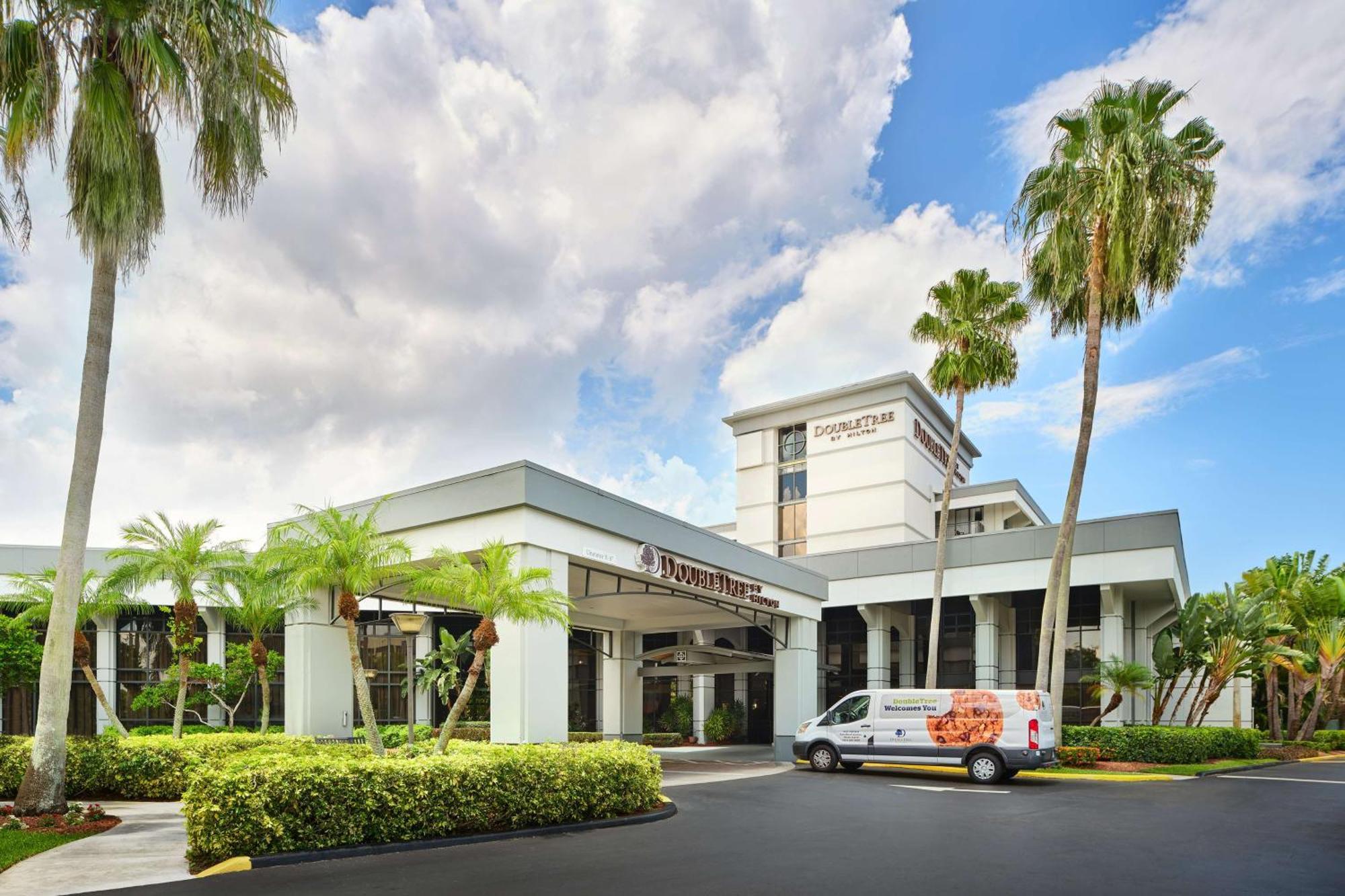 DoubleTree by Hilton Palm Beach Gardens Exterior foto